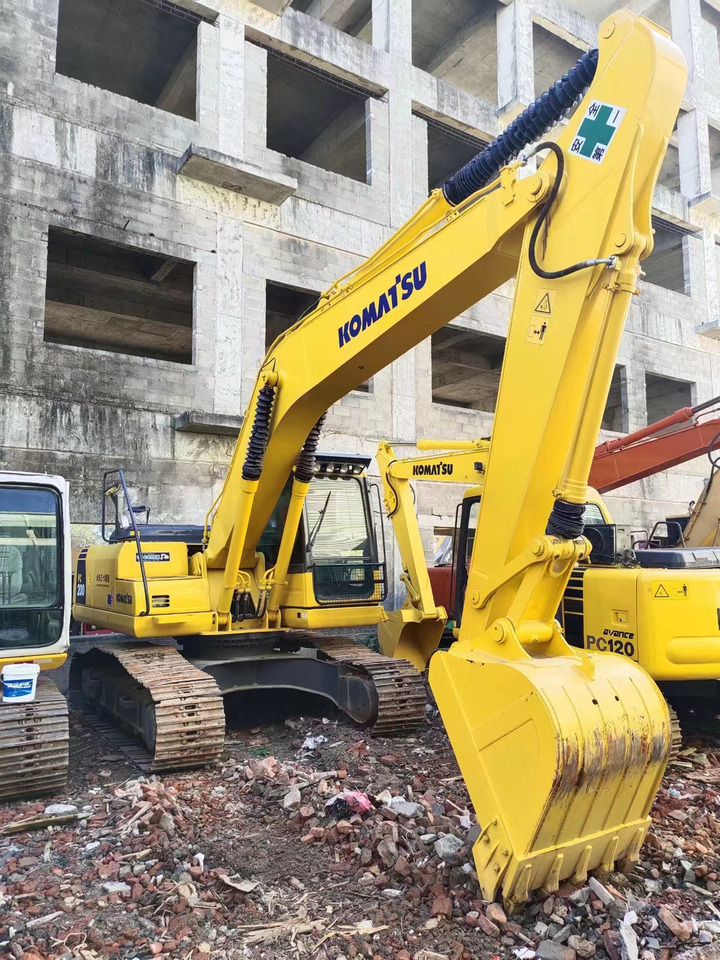 KOMATSU PC200-8 PC200-7 PC220-7 - Crawler excavator: picture 4 KOMATSU PC200-8 PC200-7 PC220-7 - Crawler excavator: picture 4