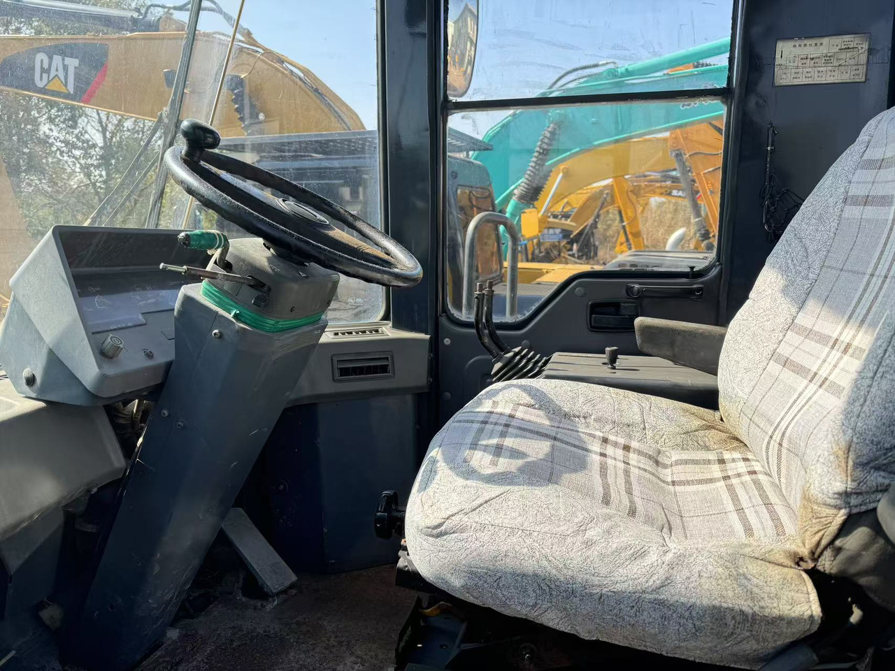 KOMATSU WA380 - Wheel loader: picture 4 KOMATSU WA380 - Wheel loader: picture 4