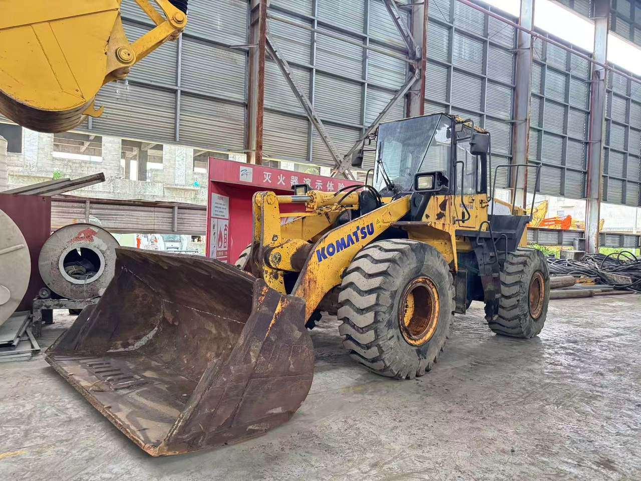 KOMATSU WA380Z-6 - Wheel loader: picture 1 KOMATSU WA380Z-6 - Wheel loader: picture 1