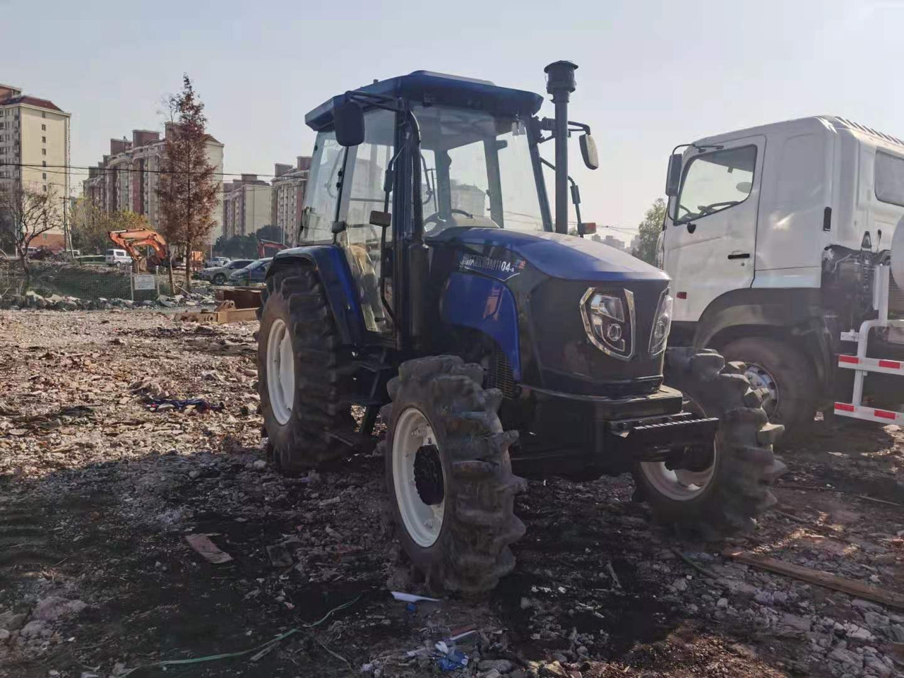 LOVOL M1104 - Farm tractor: picture 3 LOVOL M1104 - Farm tractor: picture 3