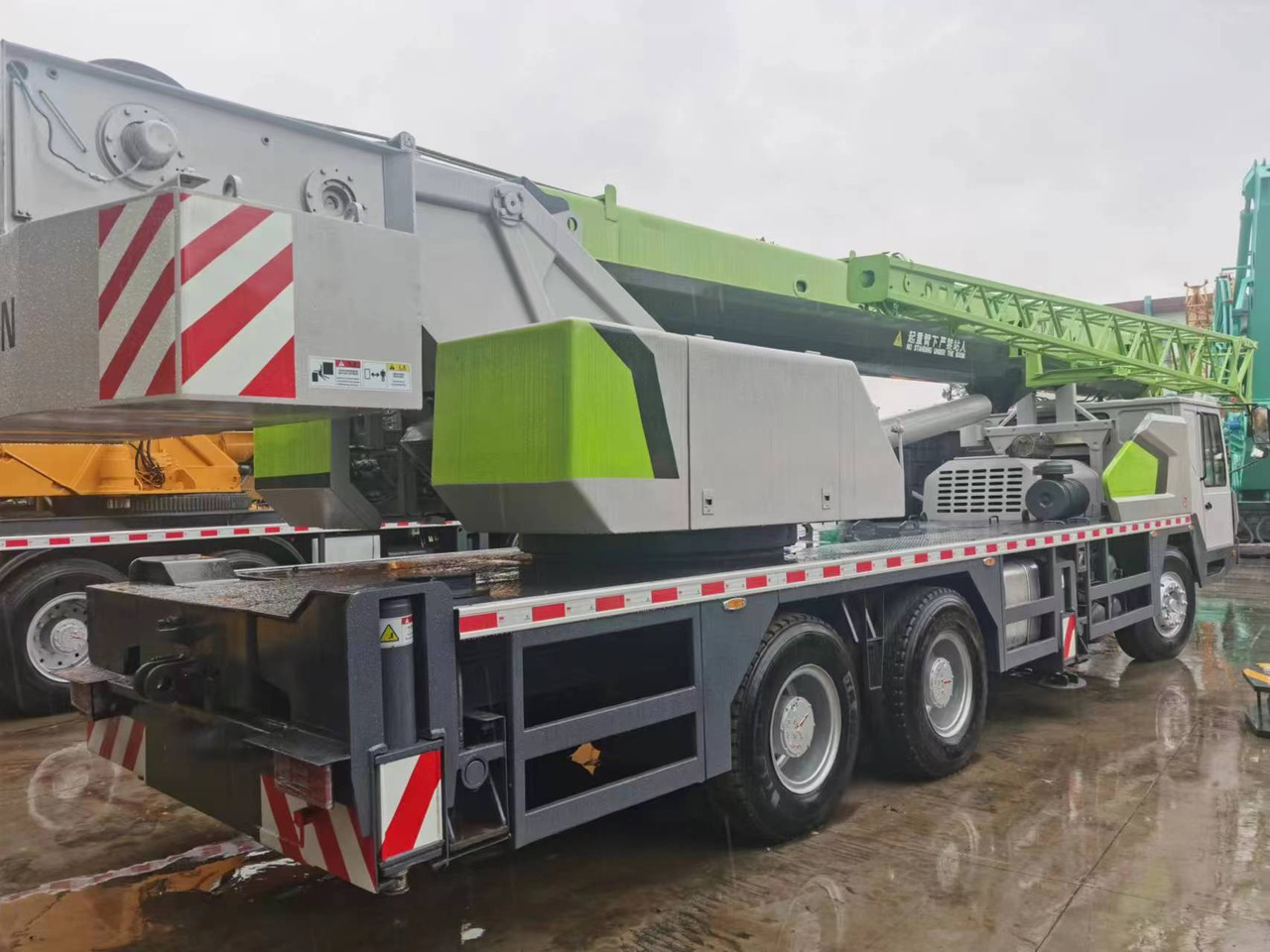 ZOOMLION ZTC251V - Mobile crane: picture 2 ZOOMLION ZTC251V - Mobile crane: picture 2