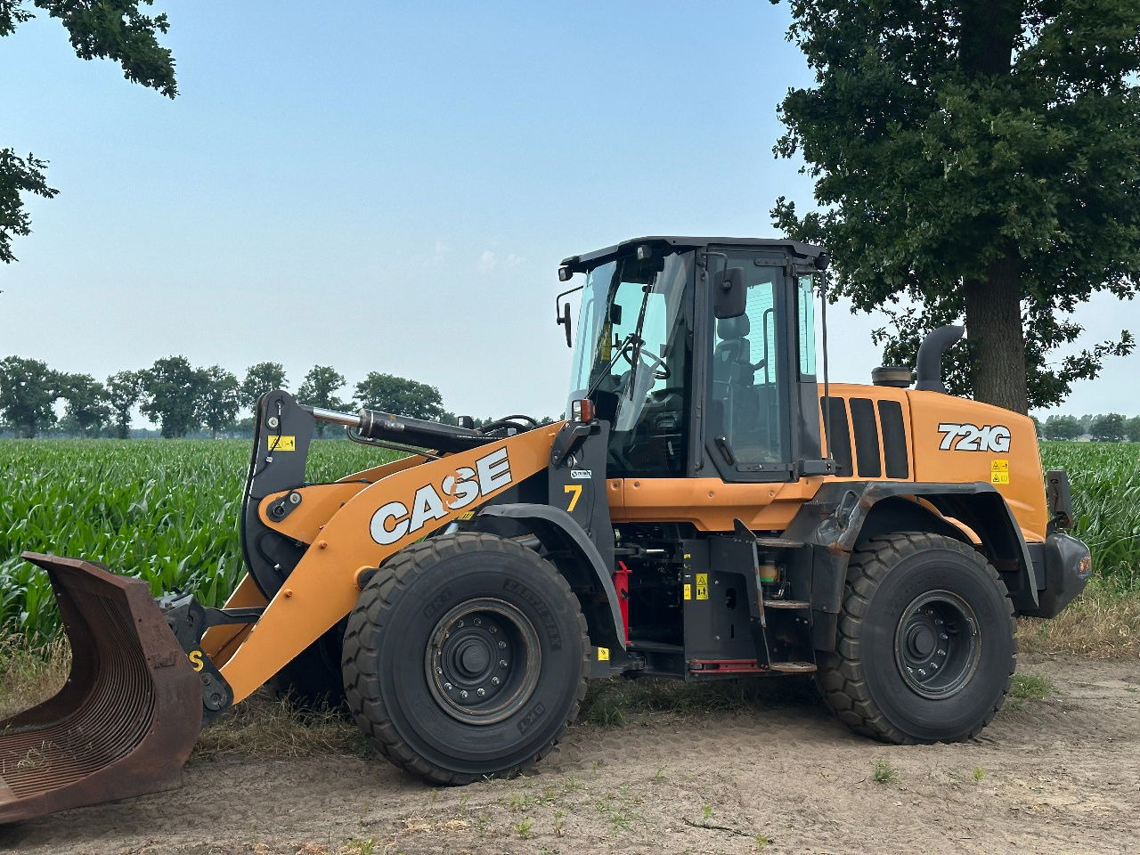 Wheel loader Case 721G: picture 6