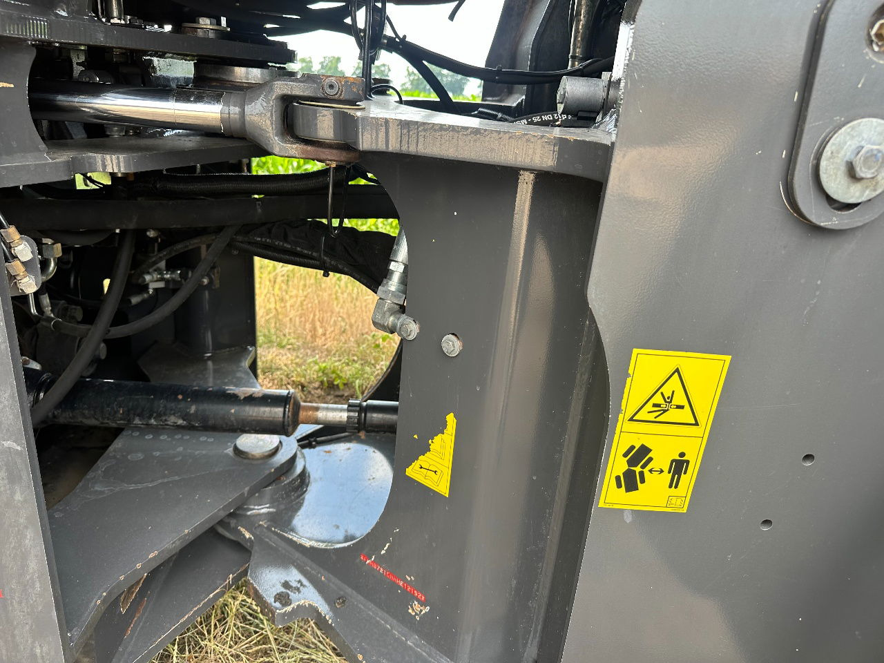 Wheel loader Case 721G: picture 12