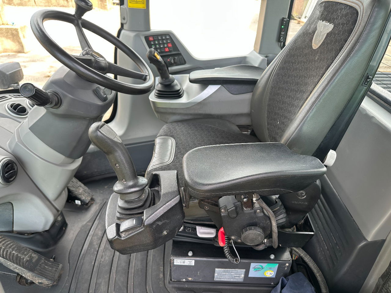 Wheel loader Case 721G: picture 8