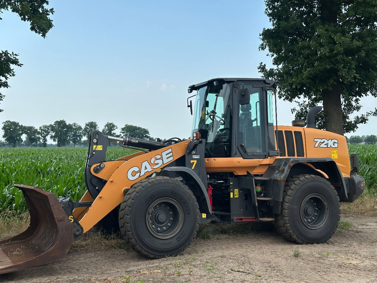 Wheel loader Case 721G: picture 7