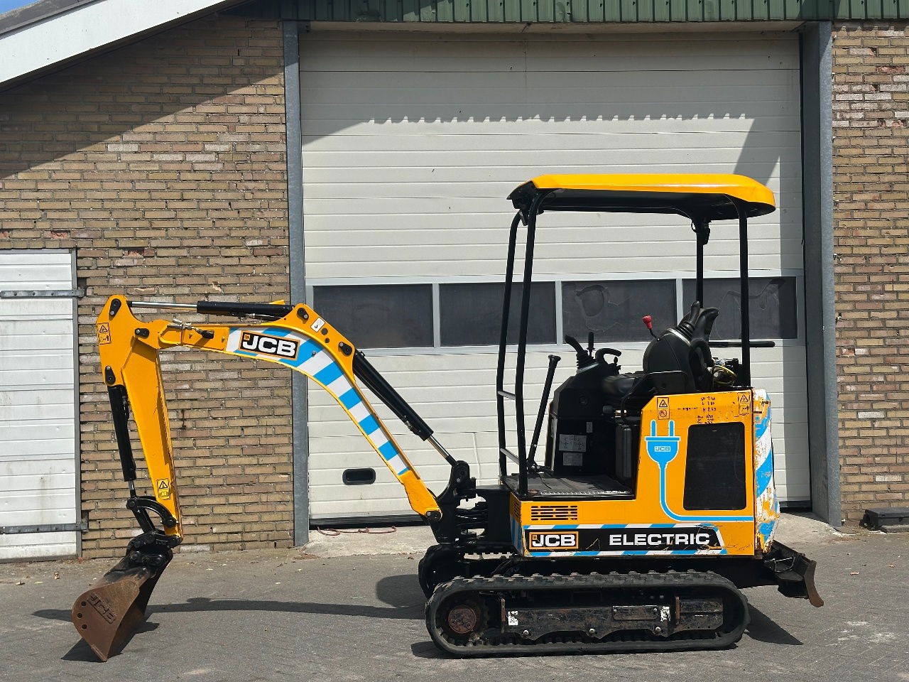 JCB 19c-1 E 100 elektrisch - Mini excavator: picture 2 JCB 19c-1 E 100 elektrisch - Mini excavator: picture 2