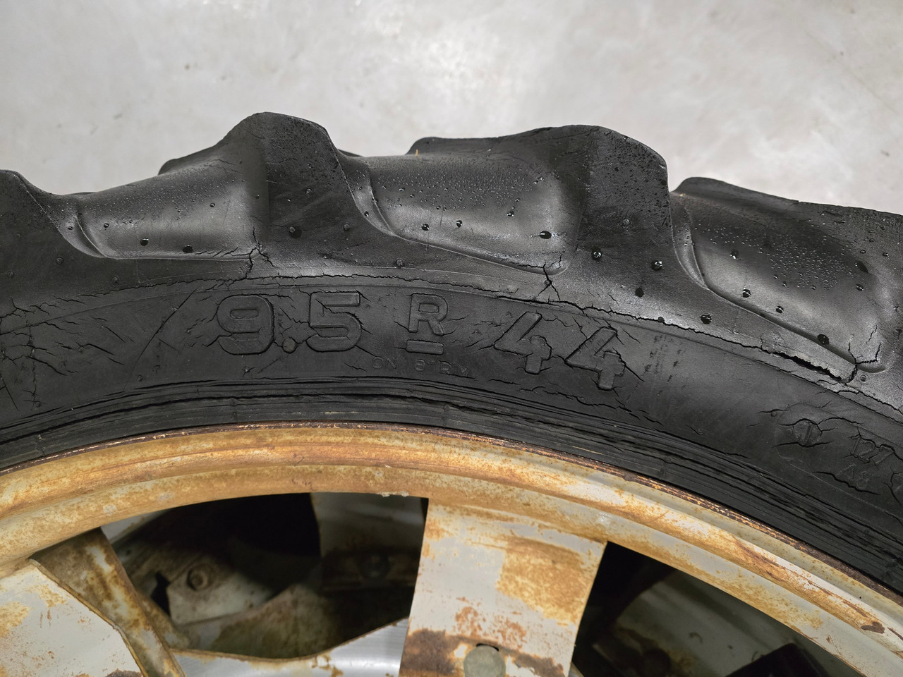 Wheel and tire package for Agricultural machinery DEKK, FELGLODD, REDSKAPRAMME Q4: picture 14
