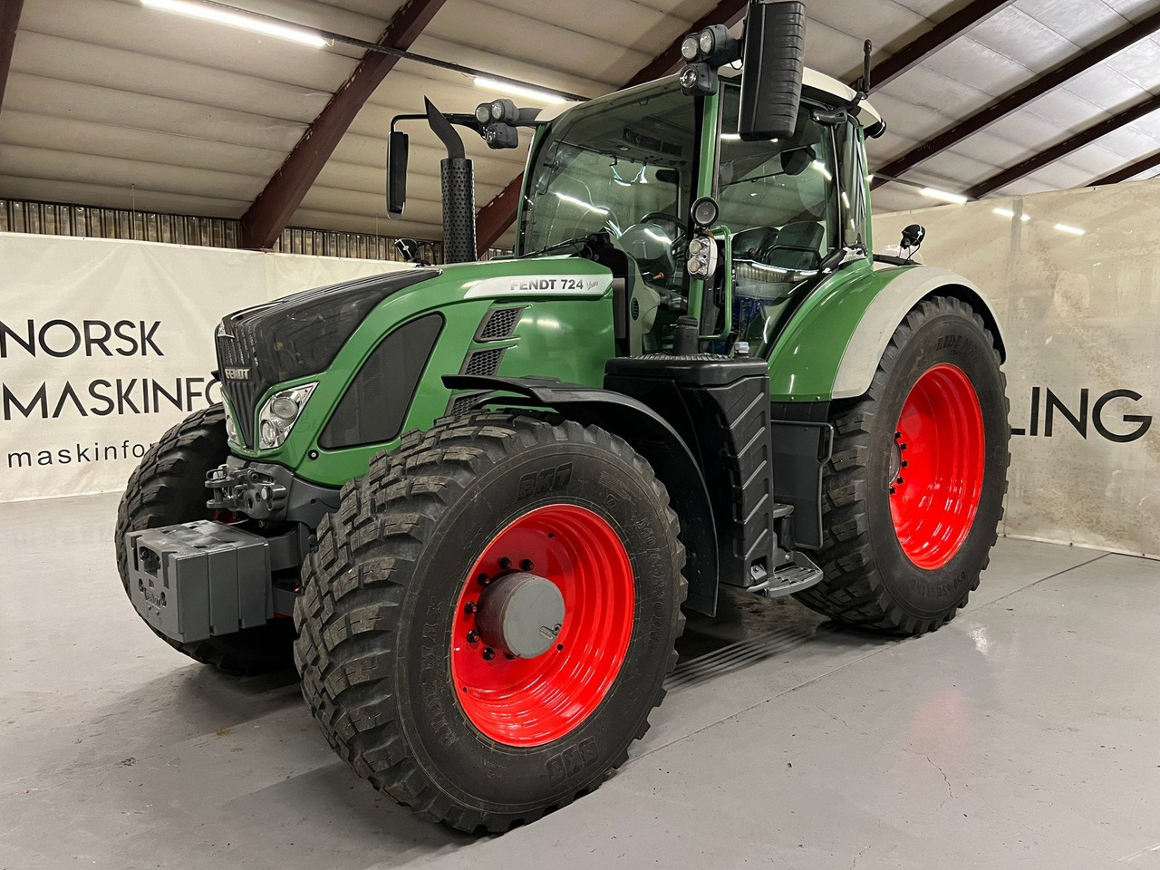 Fendt 724 Vario #TAR INNBYTTE# KAN LEVERES MED ANDRE DEKK# - Farm tractor: picture 2 Fendt 724 Vario #TAR INNBYTTE# KAN LEVERES MED ANDRE DEKK# - Farm tractor: picture 2