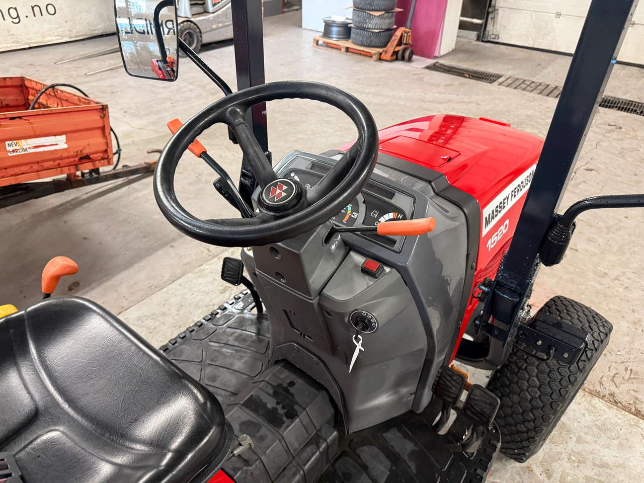 Massey Ferguson 1520 #MVA FRI# - Farm tractor: picture 5 Massey Ferguson 1520 #MVA FRI# - Farm tractor: picture 5