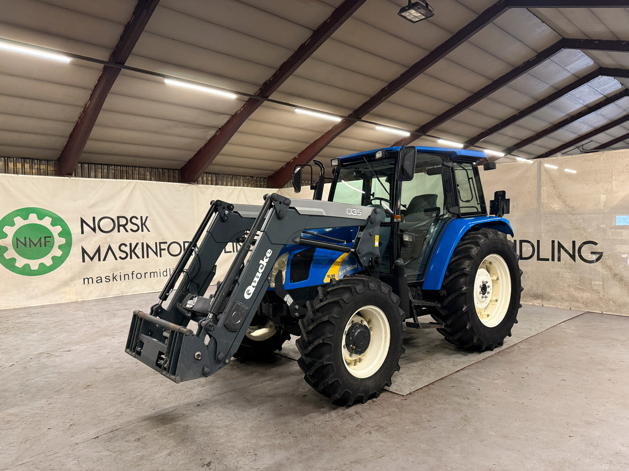 New Holland TL90 - Farm tractor: picture 1 New Holland TL90 - Farm tractor: picture 1