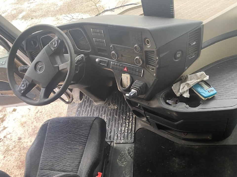 MERCEDES BENZ Actros 18.51 - Tractor unit: picture 4 MERCEDES BENZ Actros 18.51 - Tractor unit: picture 4