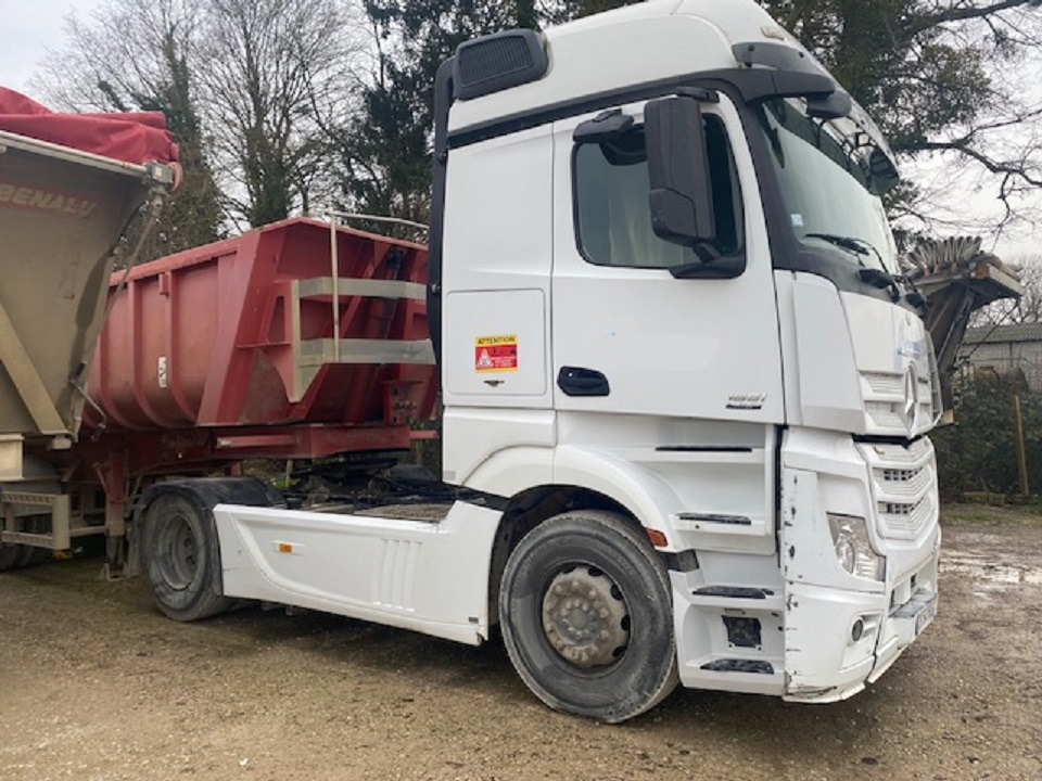 MERCEDES BENZ Actros 18.51 - Tractor unit: picture 2 MERCEDES BENZ Actros 18.51 - Tractor unit: picture 2