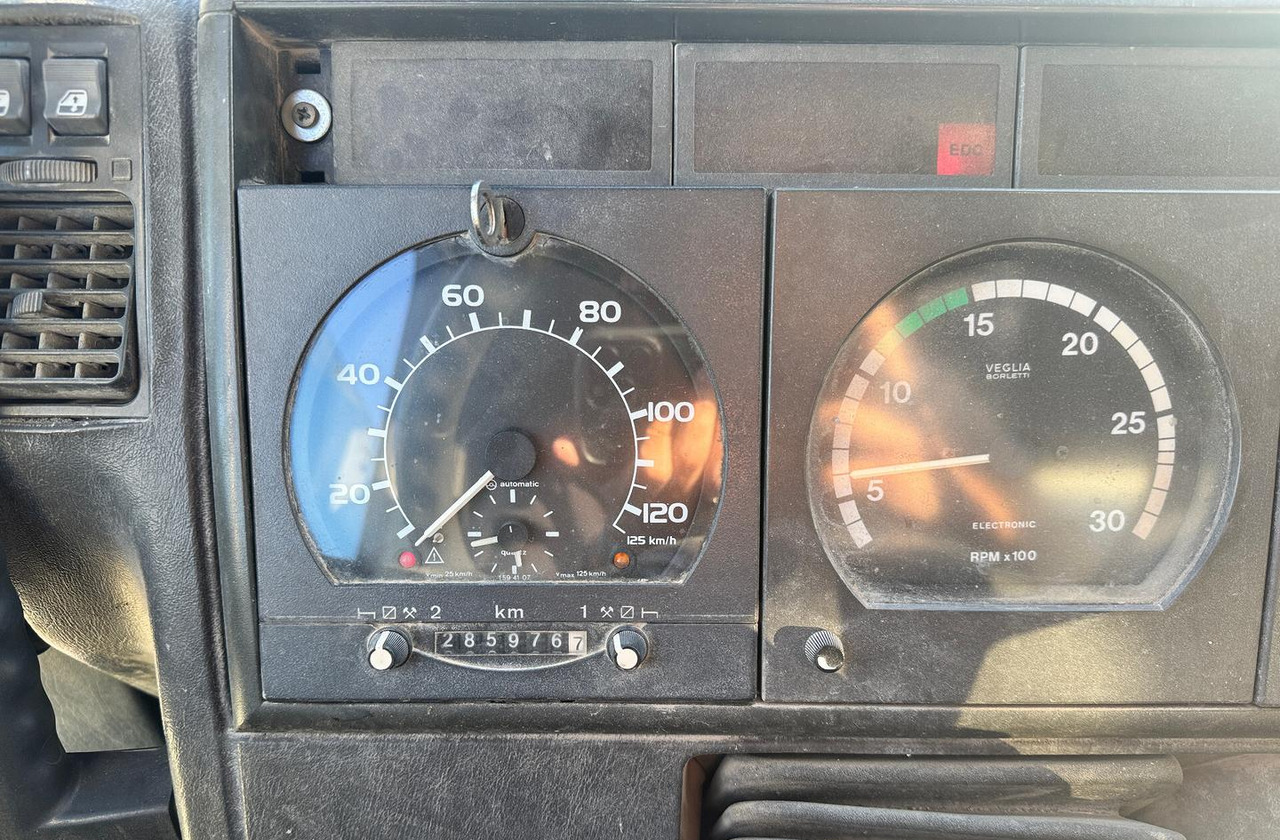 Betonpompa CIFA Iveco Trakker 410E44 - Mixer pump truck: picture 3 Betonpompa CIFA Iveco Trakker 410E44 - Mixer pump truck: picture 3