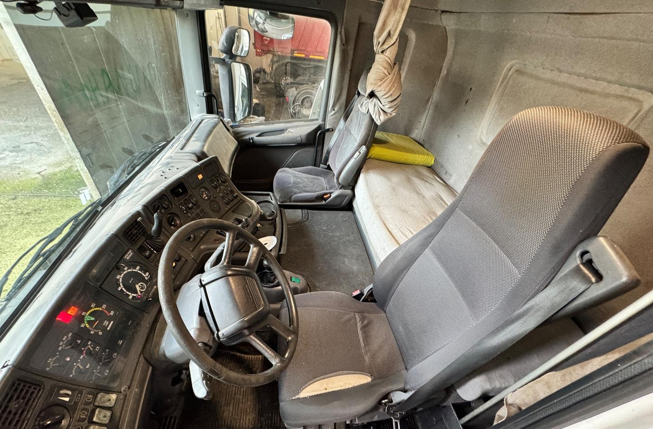 Motrice Scania R124 - 420 - 2002 (6X2) - Cab chassis truck: picture 5 Motrice Scania R124 - 420 - 2002 (6X2) - Cab chassis truck: picture 5