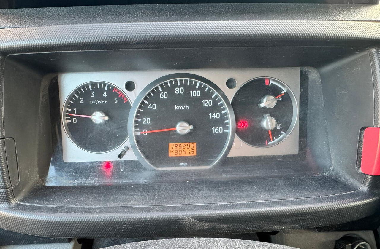 Renault Trucks Maxity 135.35 dxi - Curtainsider truck: picture 5 Renault Trucks Maxity 135.35 dxi - Curtainsider truck: picture 5