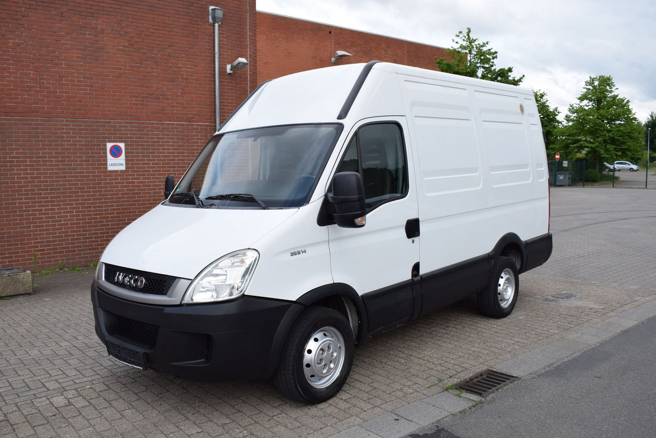 Iveco Daily 35 S 14L2H2 AHK Regale Standheizung - Panel van: picture 1 Iveco Daily 35 S 14L2H2 AHK Regale Standheizung - Panel van: picture 1