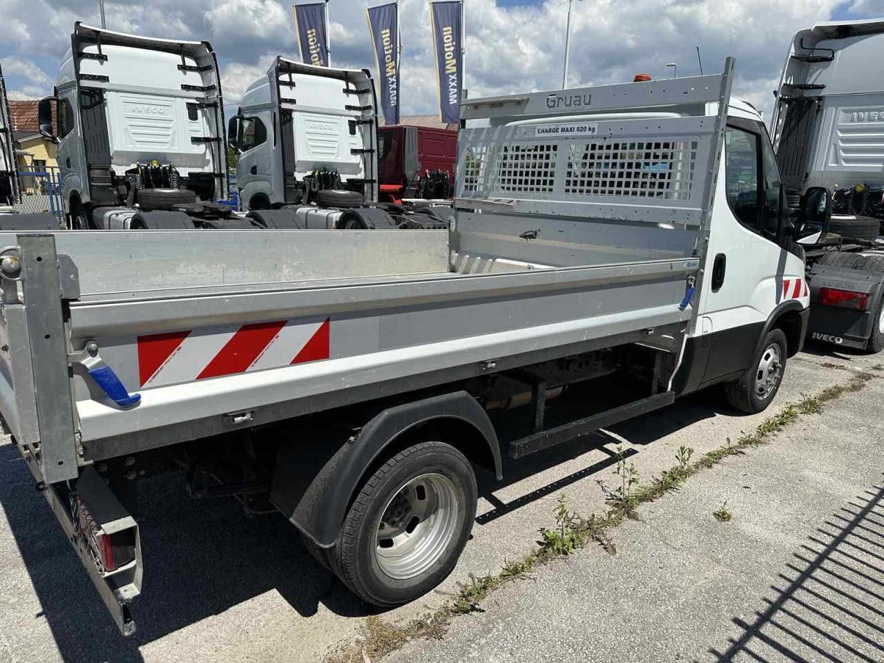 Tipper van IVECO Daily 35C14: picture 11