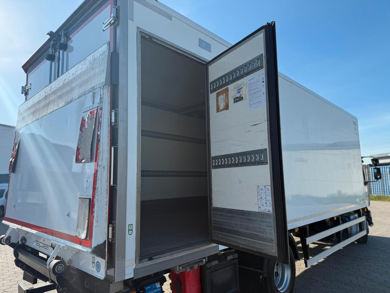 Volvo FL 42 R 240 +Thermoking T-880R+Kamera leasing Volvo FL 42 R 240 +Thermoking T-880R+Kamera: picture 14 Volvo FL 42 R 240 +Thermoking T-880R+Kamera leasing Volvo FL 42 R 240 +Thermoking T-880R+Kamera: picture 14