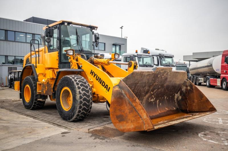 Hyundai HL955XT - Wheel loader: picture 2 Hyundai HL955XT - Wheel loader: picture 2
