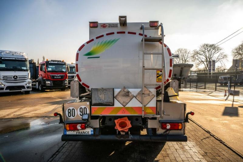 Iveco EURO CARGO 100-220 +CM 5500L + 3 COMP. - Tank truck: picture 5 Iveco EURO CARGO 100-220 +CM 5500L + 3 COMP. - Tank truck: picture 5