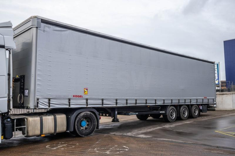 KOGEL S24-1 - TAUT MEGA-H=3m - Curtainsider semi-trailer: picture 1 KOGEL S24-1 - TAUT MEGA-H=3m - Curtainsider semi-trailer: picture 1