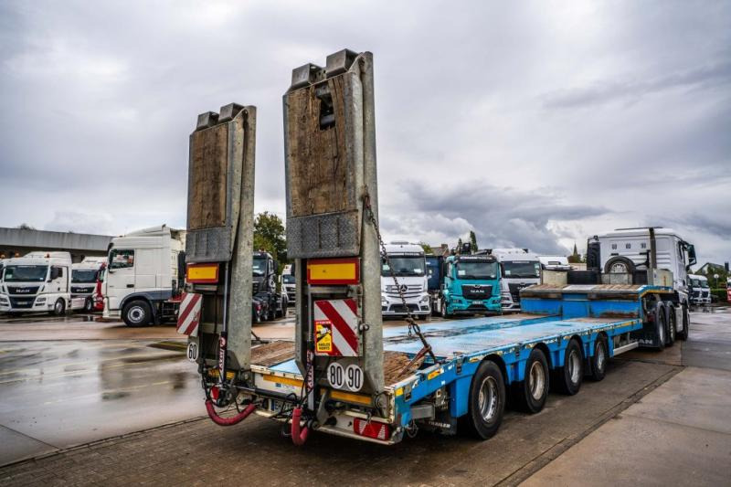MAX TRAILER MAX TRAILER 110-F-S44+3XSTEERING/DIR. - Low loader semi-trailer: picture 4 MAX TRAILER MAX TRAILER 110-F-S44+3XSTEERING/DIR. - Low loader semi-trailer: picture 4