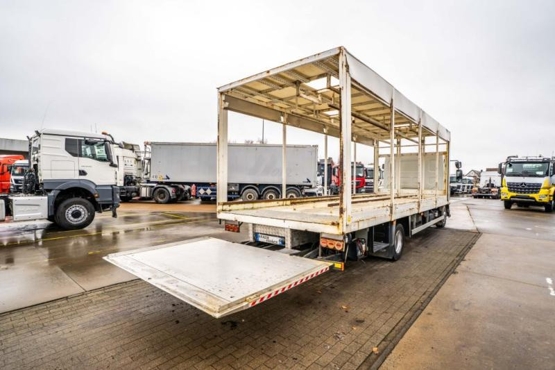 Renault MIDLUM 180 DXI (12 T) - Curtainsider truck: picture 5 Renault MIDLUM 180 DXI (12 T) - Curtainsider truck: picture 5