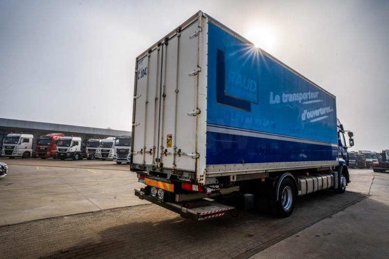 Renault PREMIUM 380 DXI+ DHOLLANDIA - Curtainsider truck: picture 4 Renault PREMIUM 380 DXI+ DHOLLANDIA - Curtainsider truck: picture 4