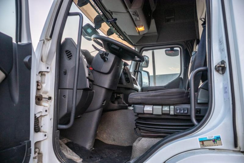 Curtainsider truck Renault PREMIUM LANDER 460DXI-6x2+10 pneus/tires-intarder: picture 9 Curtainsider truck Renault PREMIUM LANDER 460DXI-6x2+10 pneus/tires-intarder: picture 9
