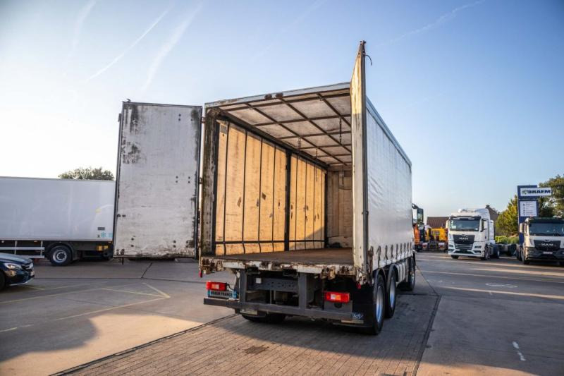 Volvo FM330-6X2+E5 (10pneus/tires) - Curtainsider truck: picture 5 Volvo FM330-6X2+E5 (10pneus/tires) - Curtainsider truck: picture 5