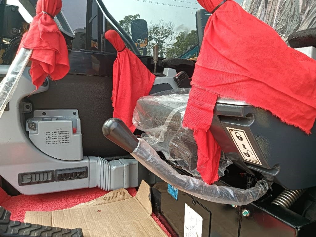 CAT 307E2  - Mini excavator: picture 4 CAT 307E2  - Mini excavator: picture 4