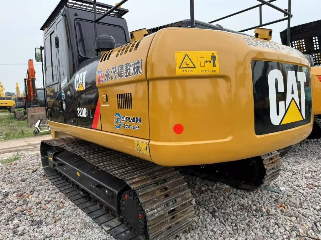 CAT 320D2L - Crawler excavator: picture 3 CAT 320D2L - Crawler excavator: picture 3