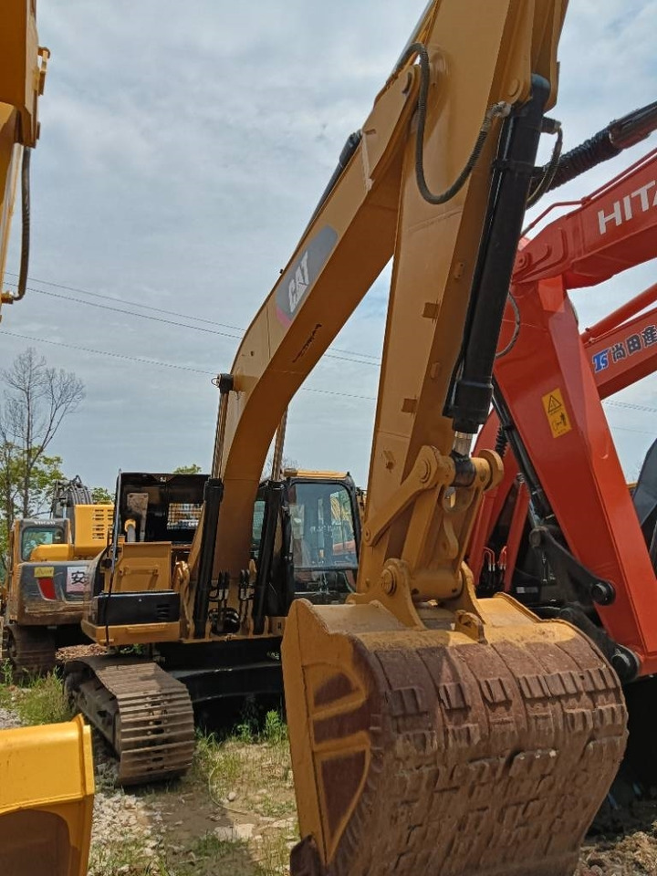 CAT 325 D - Crawler excavator: picture 5 CAT 325 D - Crawler excavator: picture 5