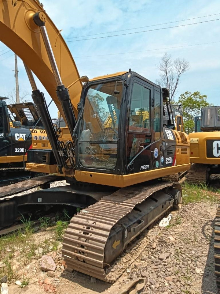 CAT 325 D - Crawler excavator: picture 1 CAT 325 D - Crawler excavator: picture 1