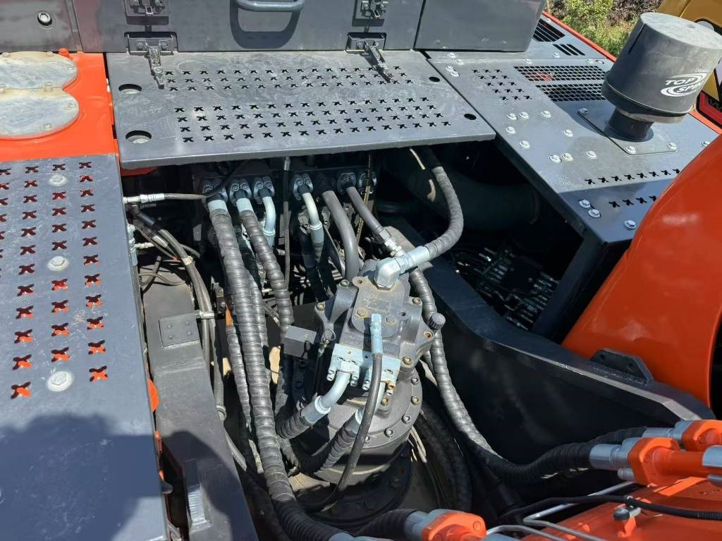 Crawler excavator Doosan DX 340: picture 6