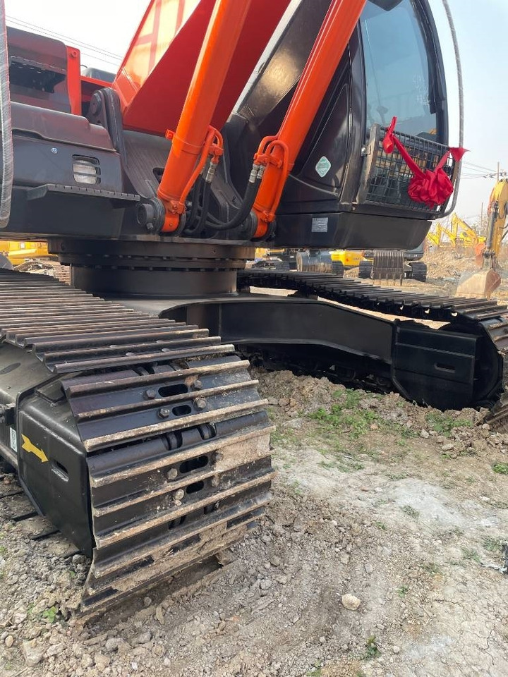 Hitachi 210LC - Crawler excavator: picture 3 Hitachi 210LC - Crawler excavator: picture 3