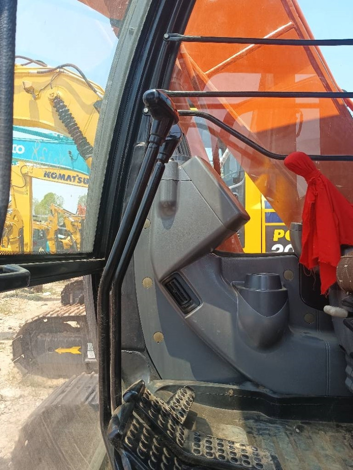 Crawler excavator Hitachi ZX 120: picture 8
