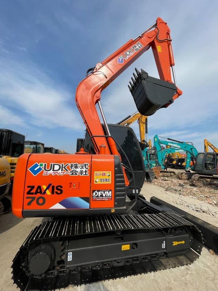 Mini excavator Hitachi ZX70: picture 1