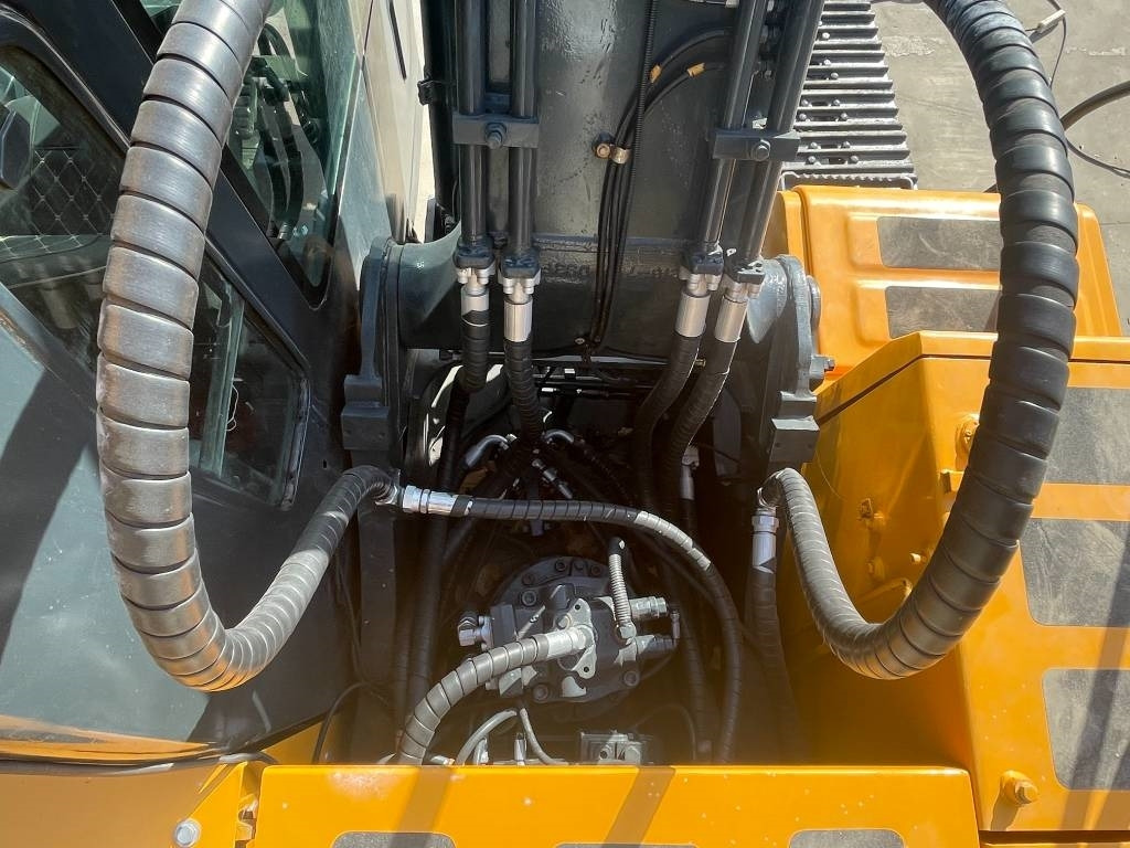 Hyundai HX 220 - Crawler excavator: picture 3 Hyundai HX 220 - Crawler excavator: picture 3