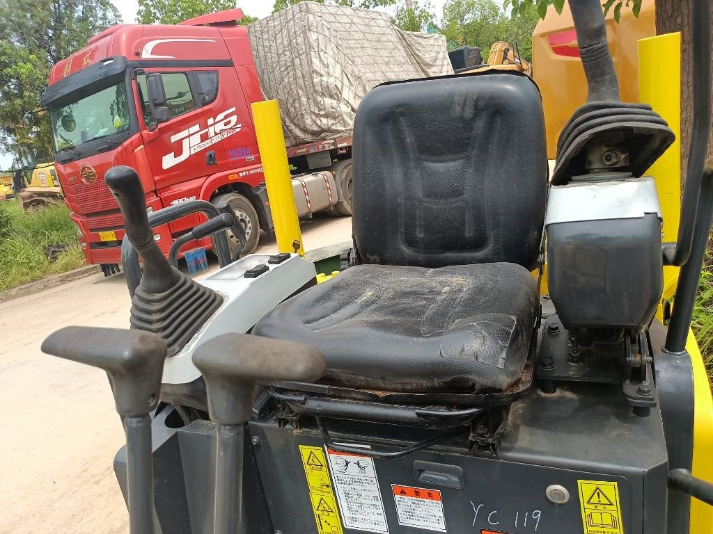 Komatsu PC 18 - Crawler excavator: picture 4 Komatsu PC 18 - Crawler excavator: picture 4