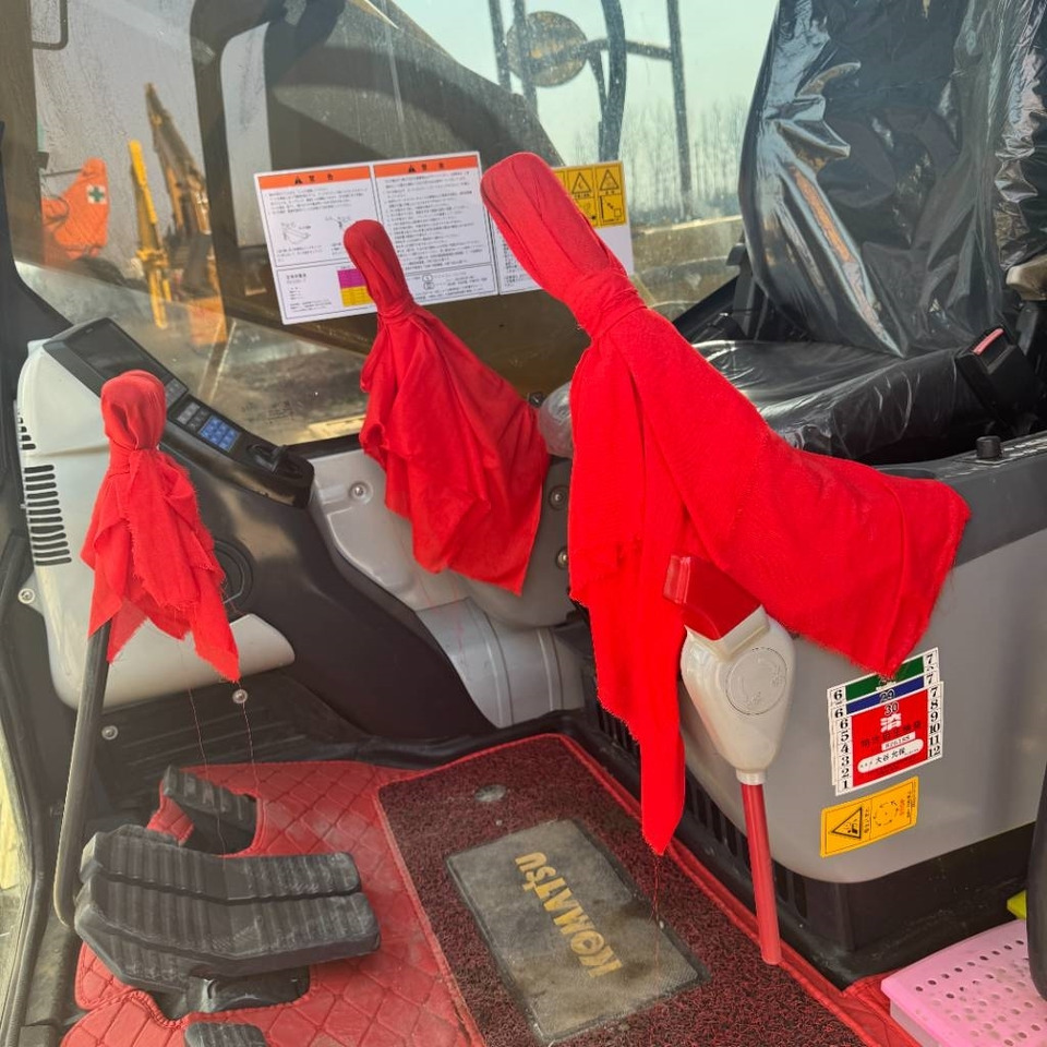 Komatsu PC 200 - Crawler excavator: picture 5 Komatsu PC 200 - Crawler excavator: picture 5