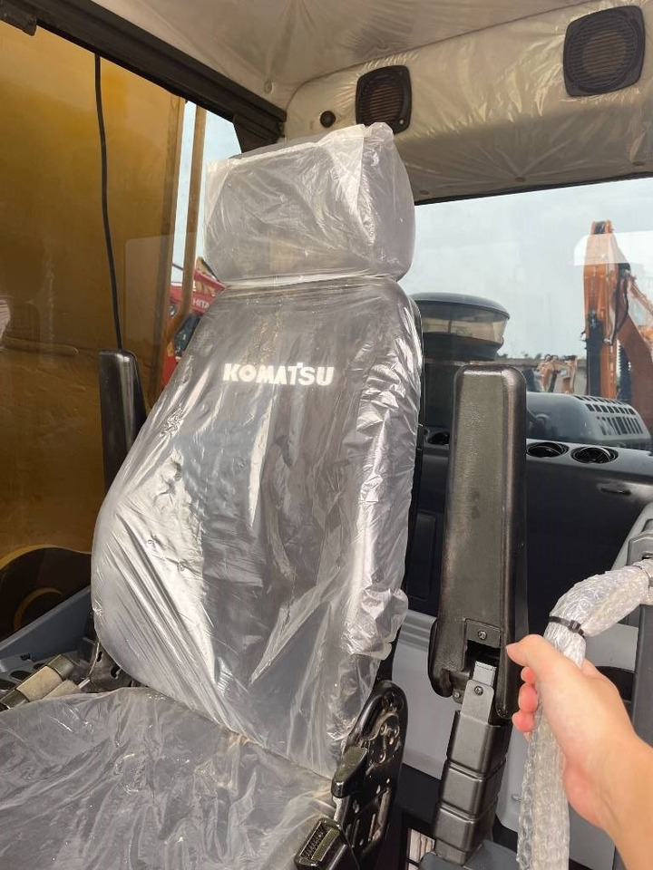 Komatsu PC 220 - Crawler excavator: picture 4 Komatsu PC 220 - Crawler excavator: picture 4