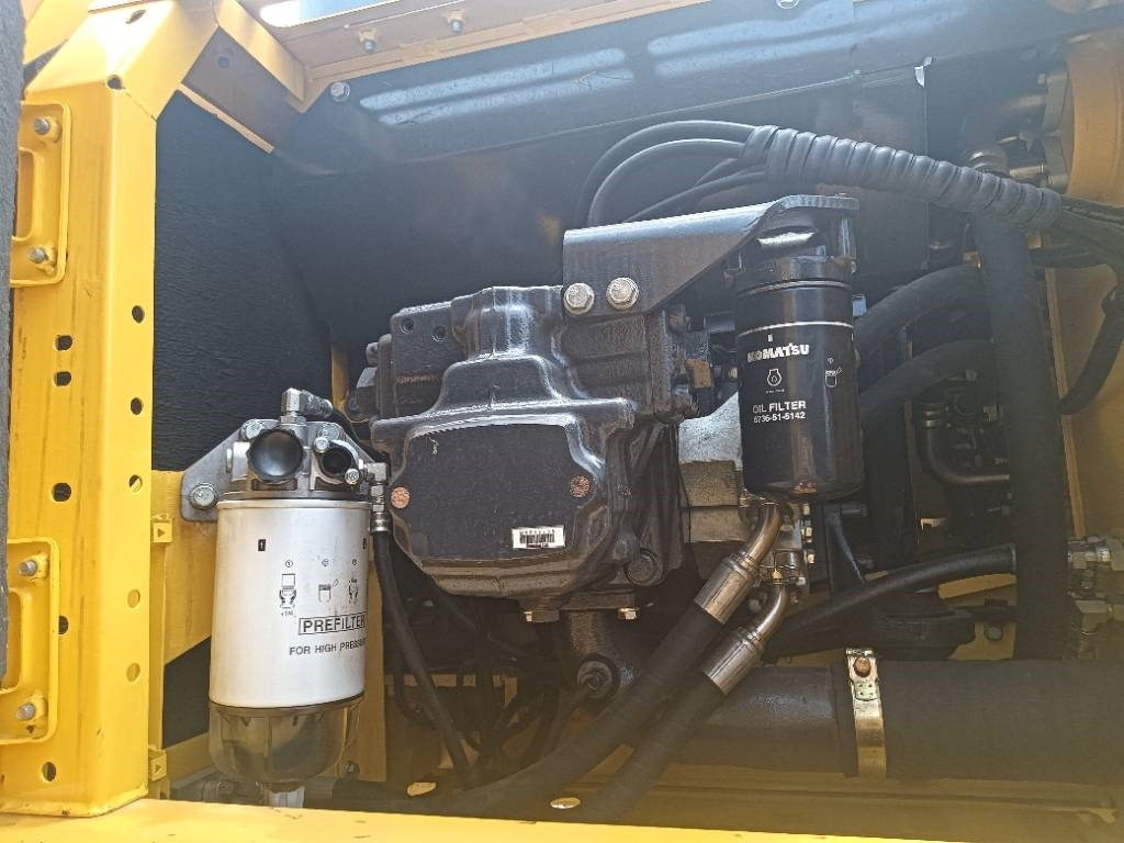 Komatsu PC 240  - Crawler excavator: picture 2 Komatsu PC 240  - Crawler excavator: picture 2