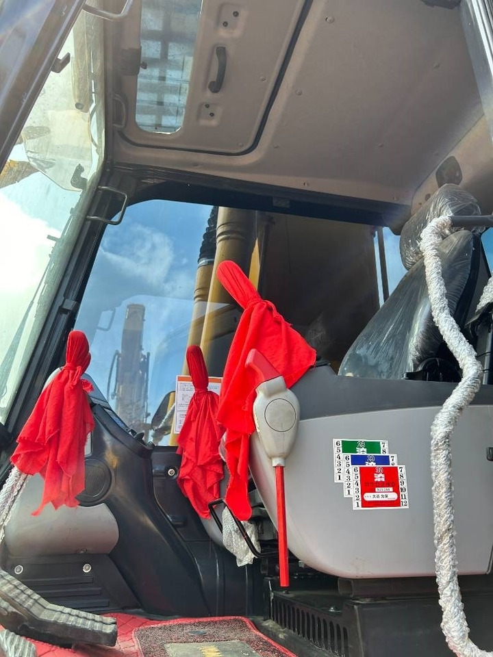 Komatsu PC 240 - Crawler excavator: picture 5 Komatsu PC 240 - Crawler excavator: picture 5