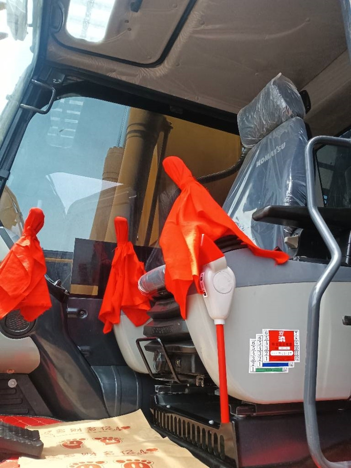 Komatsu PC 240  - Crawler excavator: picture 4 Komatsu PC 240  - Crawler excavator: picture 4