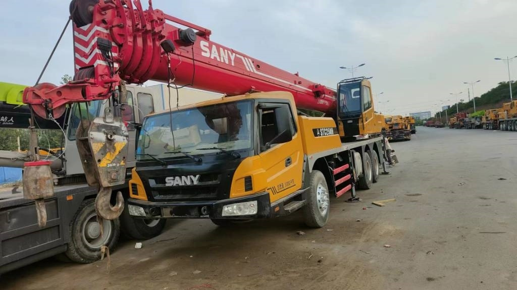 Sany STC 250 H - All terrain crane: picture 1 Sany STC 250 H - All terrain crane: picture 1