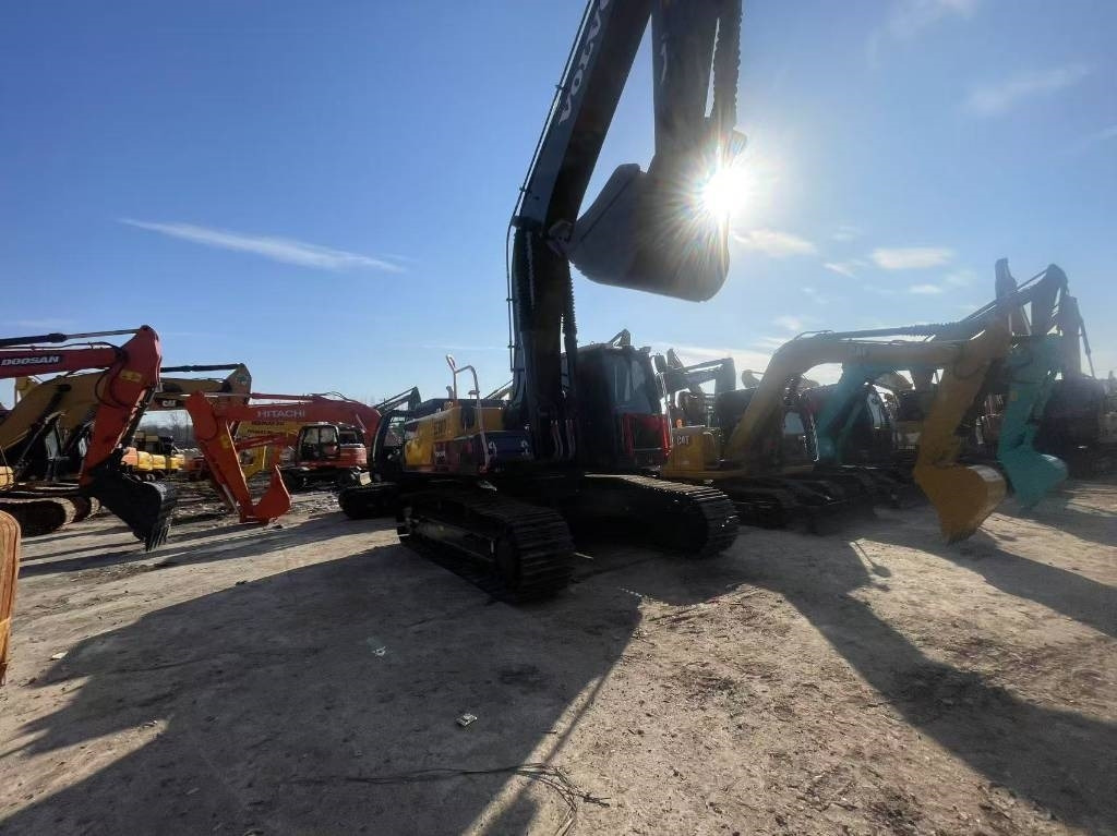 Volvo EC300 - Crawler excavator: picture 3 Volvo EC300 - Crawler excavator: picture 3