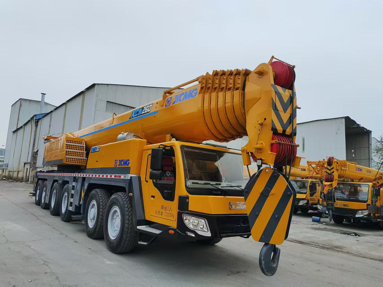 XCMG XCA260 260TON TRUCK CRANE - Mobile crane: picture 3 XCMG XCA260 260TON TRUCK CRANE - Mobile crane: picture 3