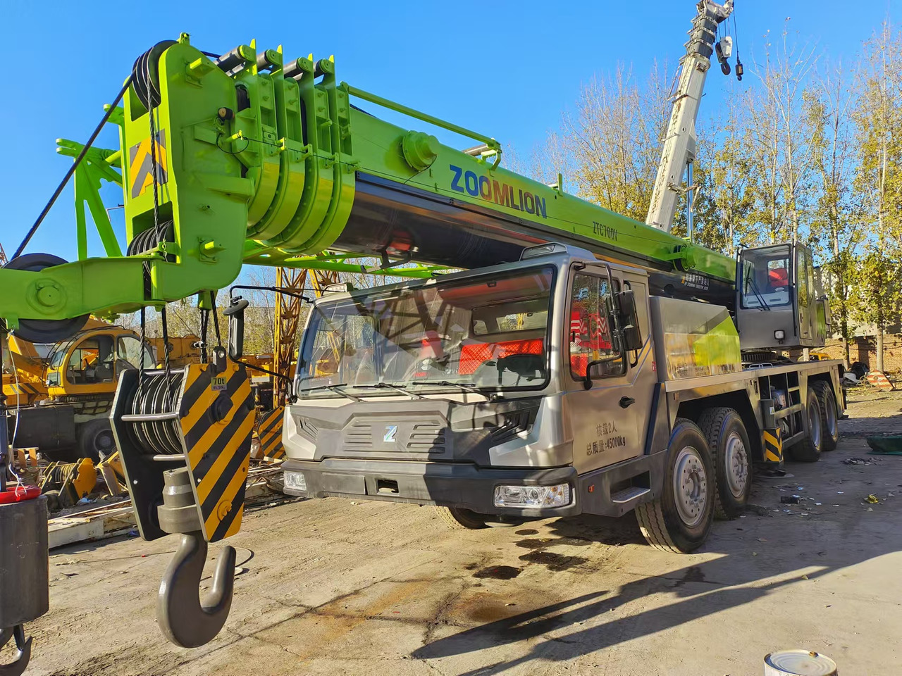 ZOOMLION ZTC700V - Mobile crane: picture 4 ZOOMLION ZTC700V - Mobile crane: picture 4