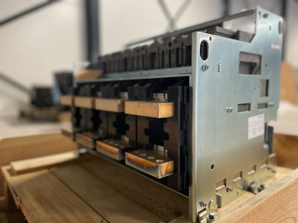 Mitsubishi Circuit breaker 3200A - AE3200-SW 4P - DPX-12648 - Construction machinery: picture 3 Mitsubishi Circuit breaker 3200A - AE3200-SW 4P - DPX-12648 - Construction machinery: picture 3